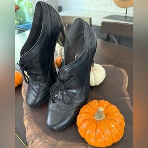 Aerosoles Heelrest Dollop Women 9 M Heels Ankle Oxfords Booties Black Leather